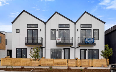 1919 W Elk Pl